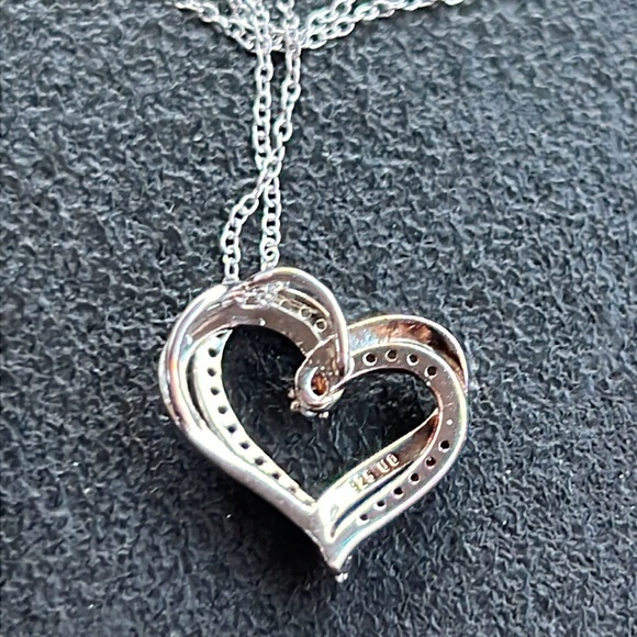 Sterling Silver and 1/4 carat Genuine Diamond Heart Pendant Necklace NWT - Picture 5 of 7